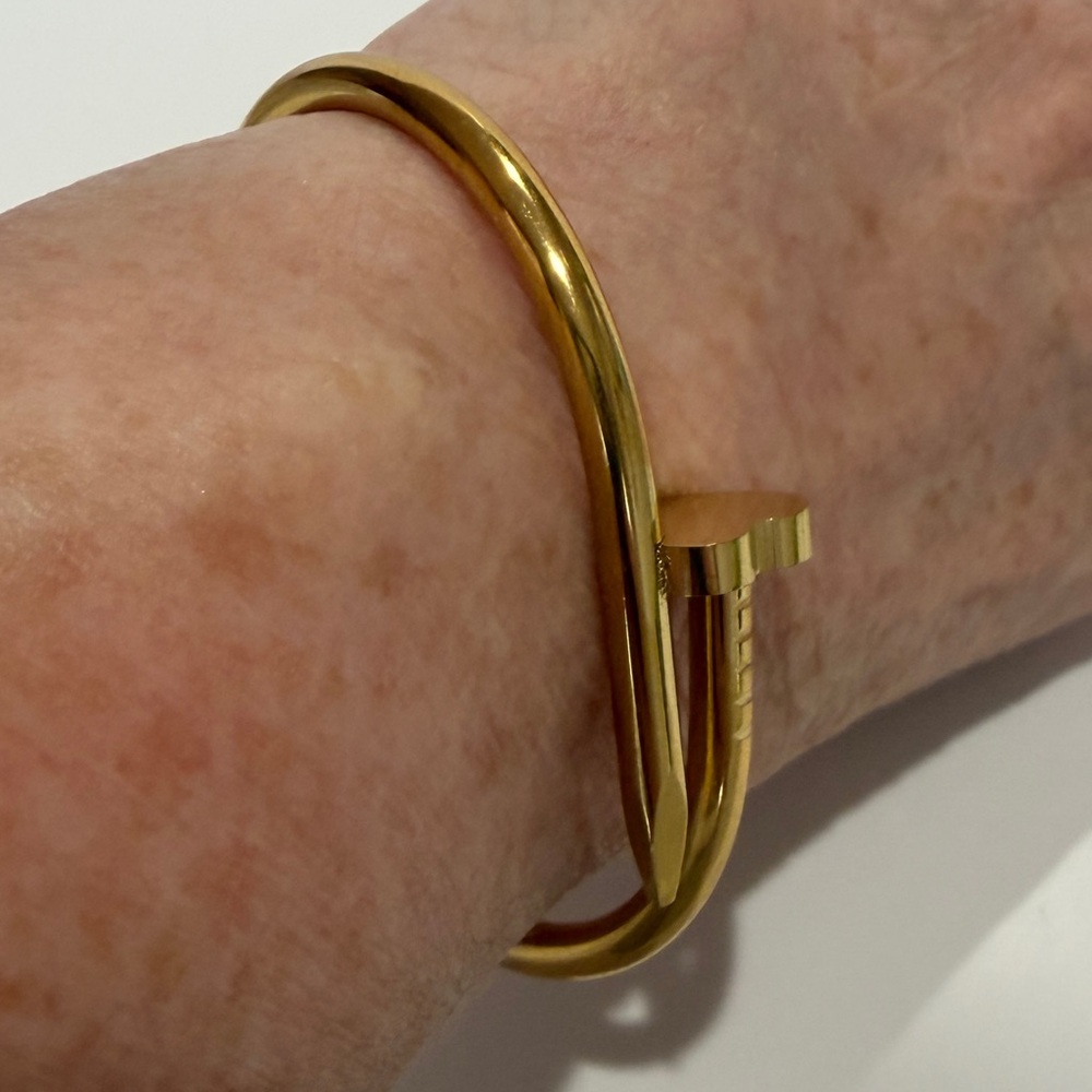 Love inspired Nail Heart Bangle Bracelet. Stainless Steel 18K Gold Plated - Picture 3 of 4